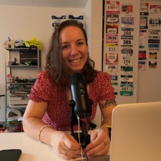 Je lance mon podcast 🎙️😇

🥳 Oui oui oui, je suis hyper heureuse de partager avec vous la création de mon podcast « Héroïnes du Sport » ainsi que du premier épisode où je vous présente l’objectif de cette aventure : célébrer les femmes qui, à travers leur passion, leur persévérance et leur courage, repousse les limites du sport ✨

Tous les 1er mardis du mois, retrouvez un épisode d’une héroïne inspirante 🚀

Il est accessible sur les plateformes d’écoute Deezer et Spotify 🎧

Je suis impatiente d’avoir vos retours, quels qu’ils soient, tant qu’ils sont constructifs.

N’hésitez pas à partager et à suivre l’Instagram du podcast pour ne rien rater 🔥

#HeroinesDuSport #Podcast #SportFeminin #PodcastFeminin #HistoiresInspirantes #PodcastFrançais #Motivation #FemmesEtSport