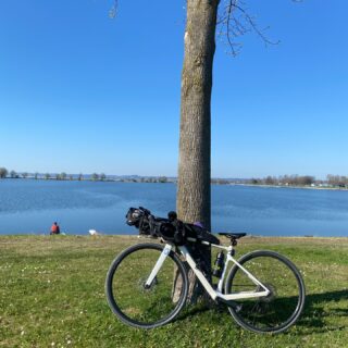 Traversée de la Suisse 🇨🇭 à vélo 🚴‍♀️ : du Lac Léman au Lac de Constance 🌞⛵️

✅ 1er 400km 🤪

Next 🔜 BRM 600 Tour de la Manche 🤭

#cycling #cyclinglovers #bikepacking #ultracyclisme #ultracycling #womenonbikes #prepabikingman #ilovecycling #switzerland #cyclingwomen #mountains #mountainsaddict #cyclingaddict #adventurebybike #scottonbikes